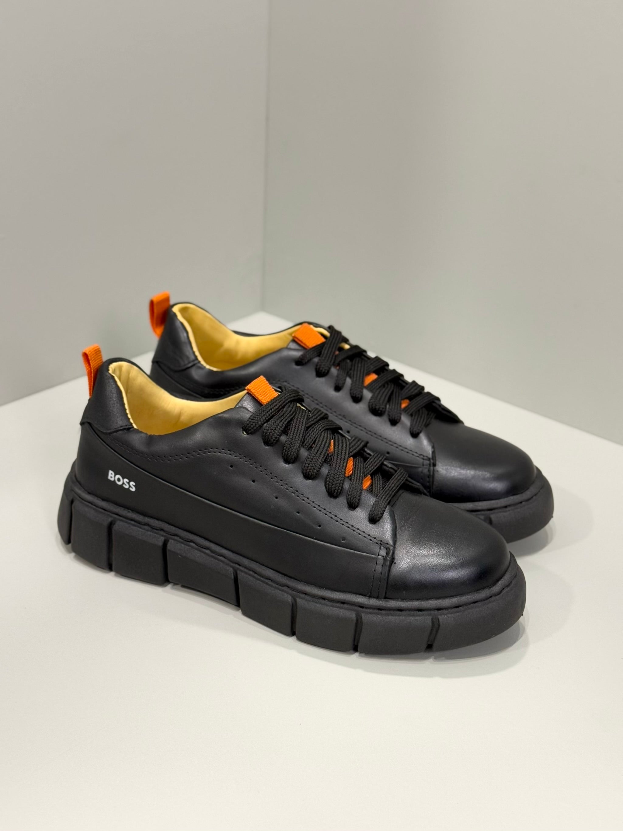 TÊNIS HUGO TRATORADO