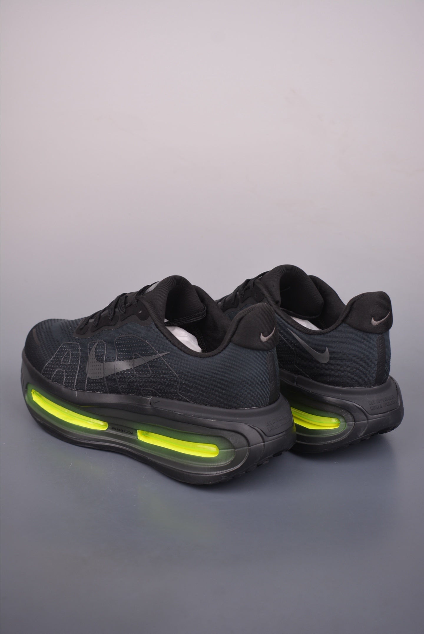 Vomero black