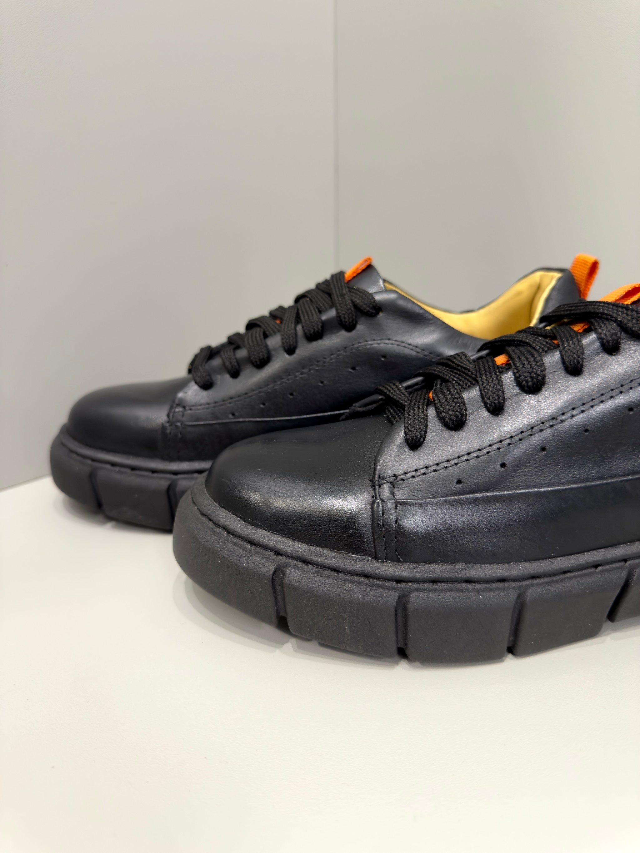 TÊNIS HUGO TRATORADO