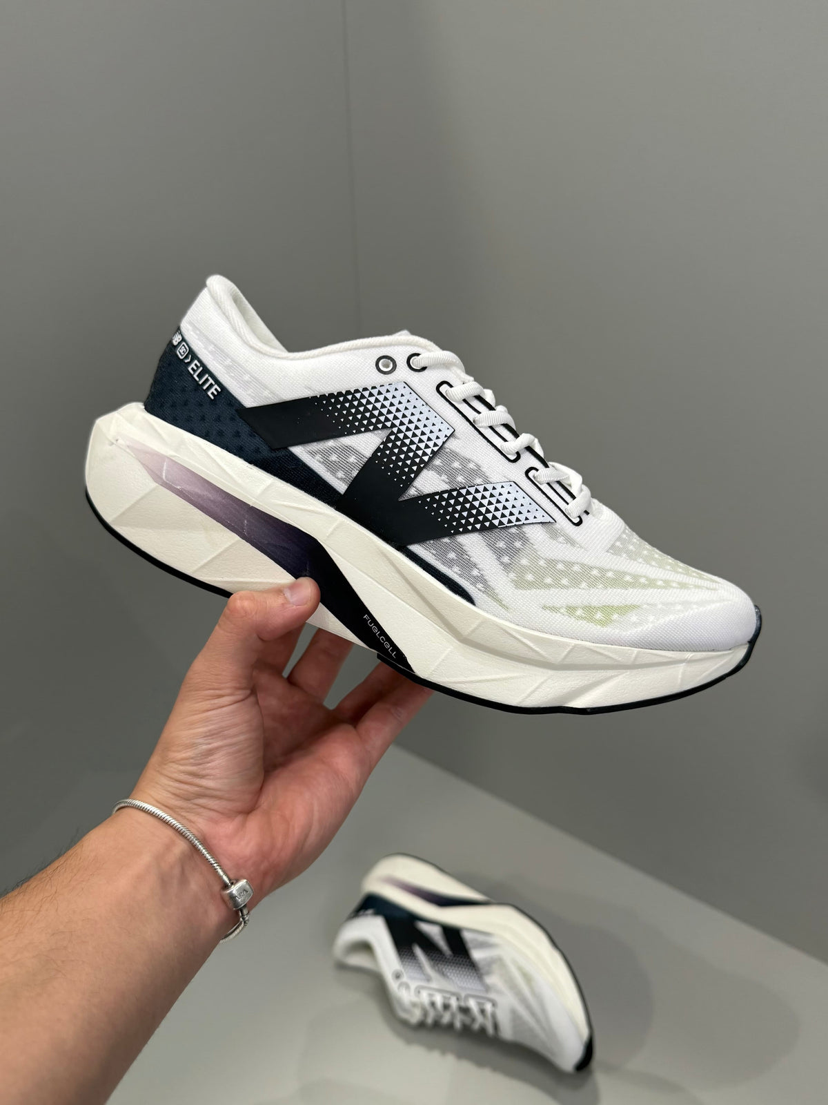 Tênis NB Elite V4 – Preto e Braco