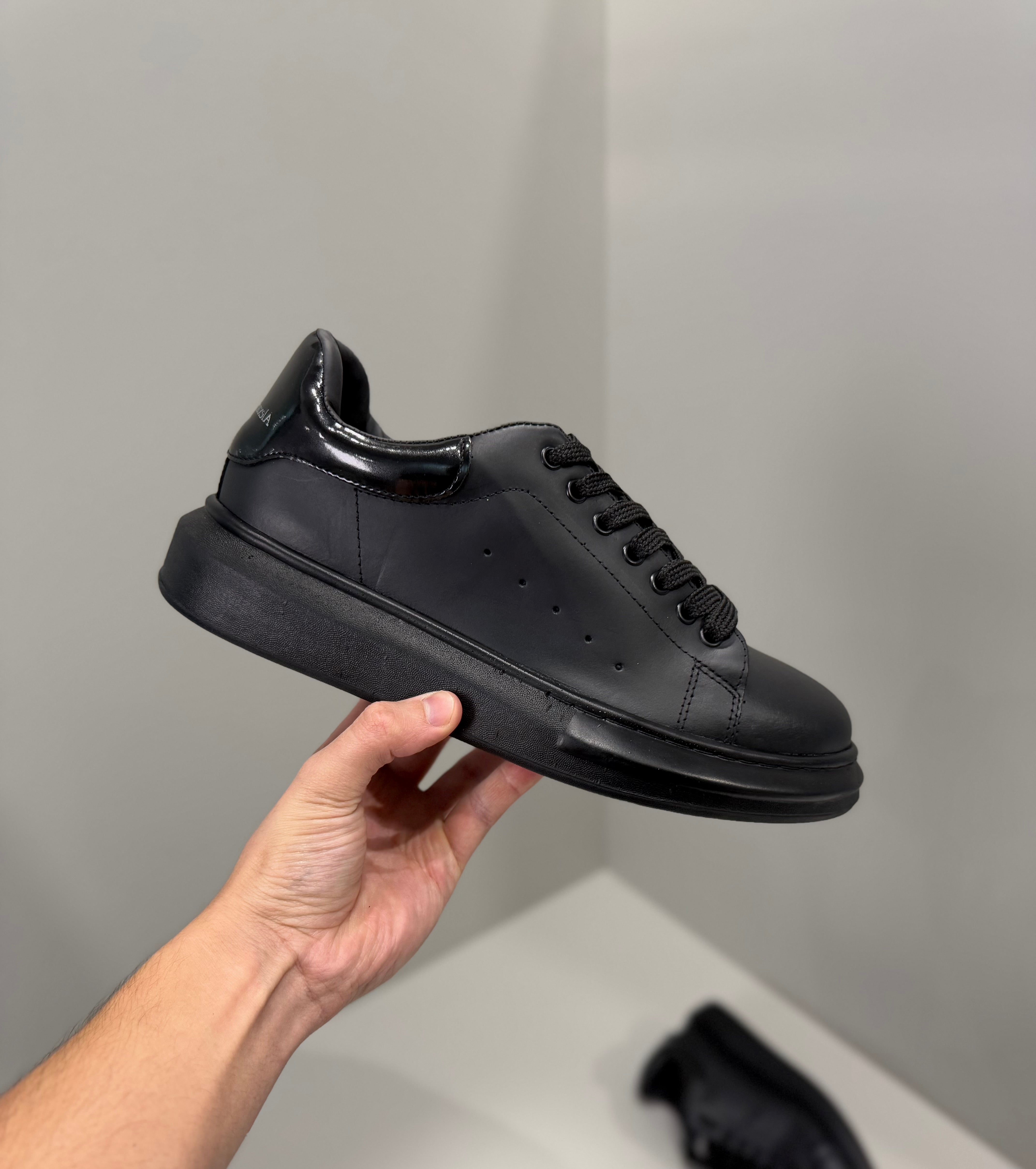 McQueen All Black