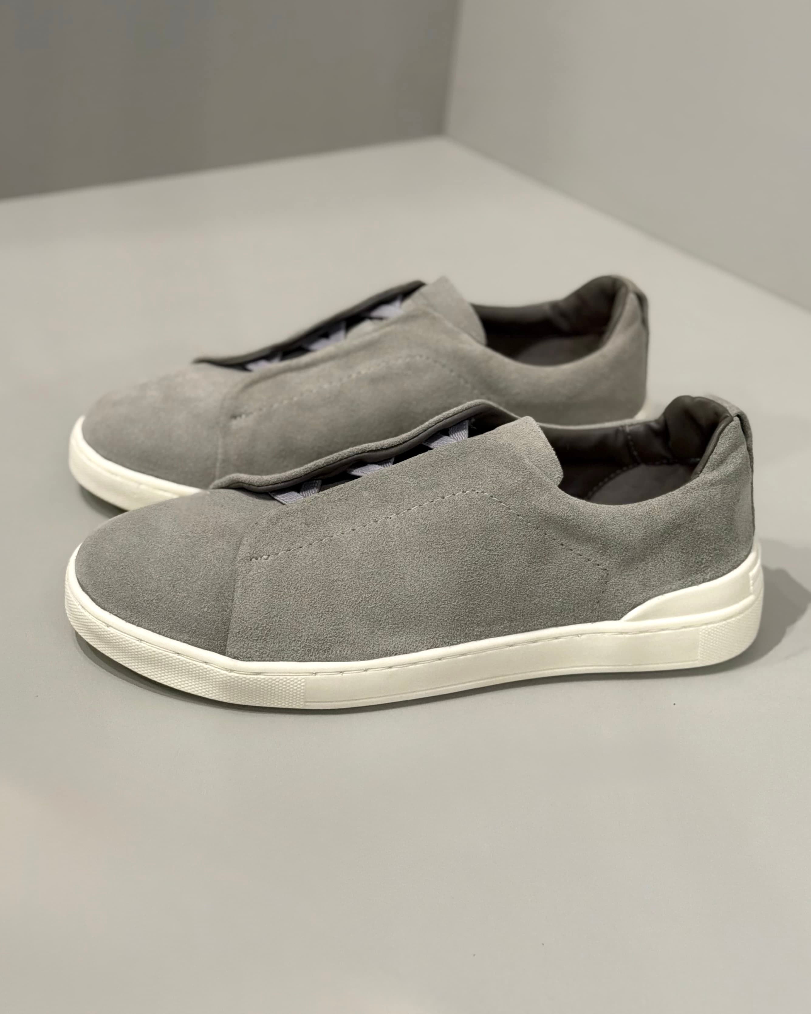ZEGN SLIP ON CINZA