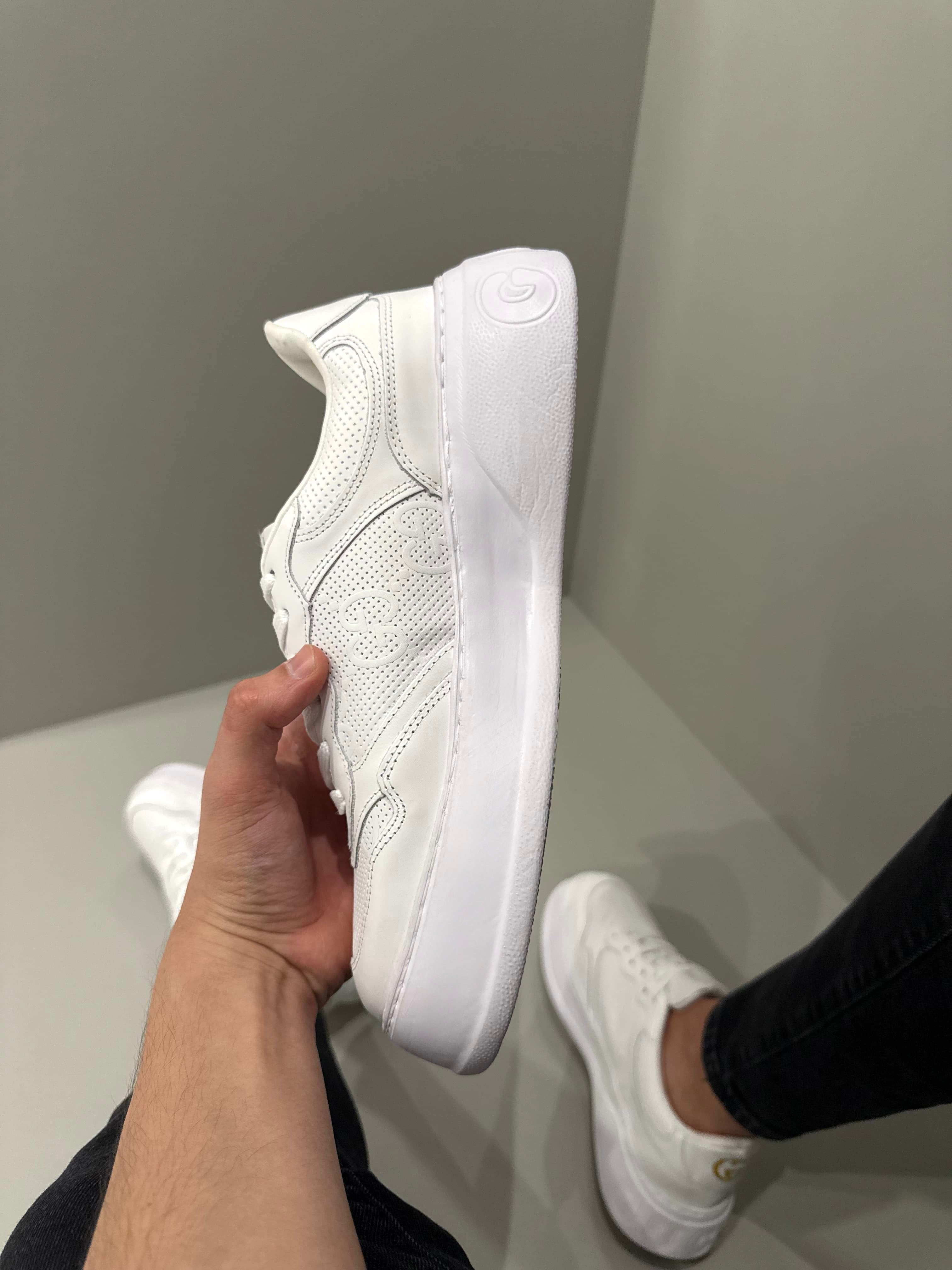 GG WHITE