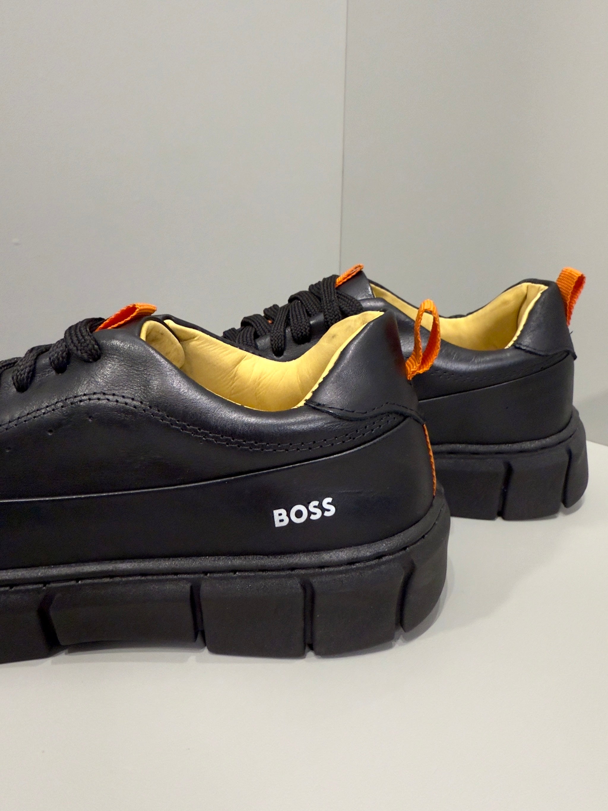 TÊNIS HUGO TRATORADO