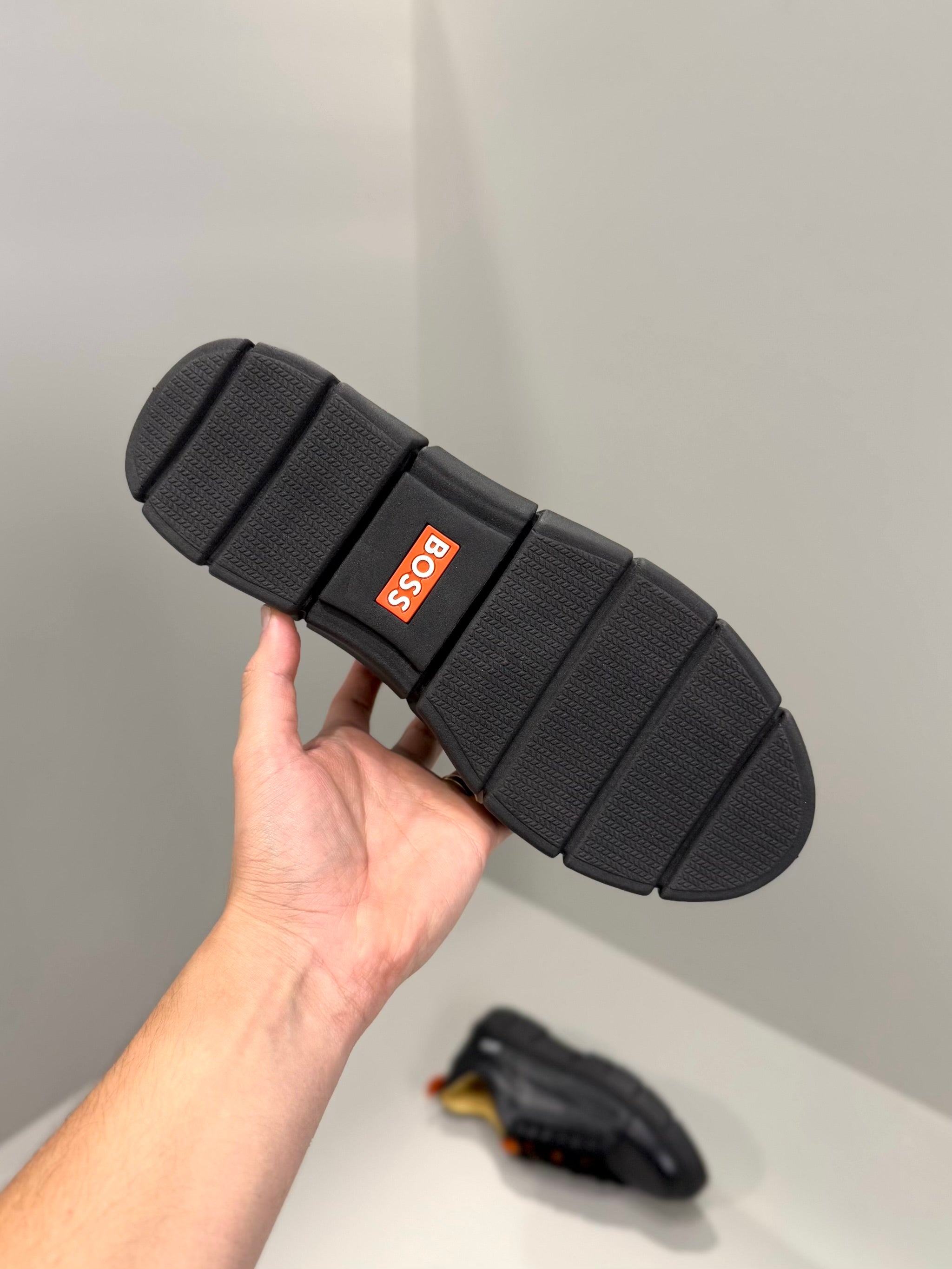 TÊNIS HUGO TRATORADO