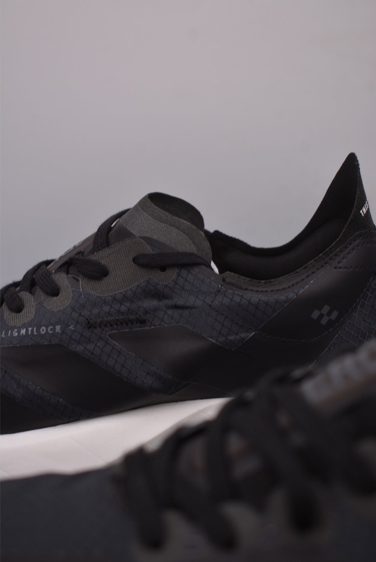 ADIZERO PRO4 BLACK WHITE