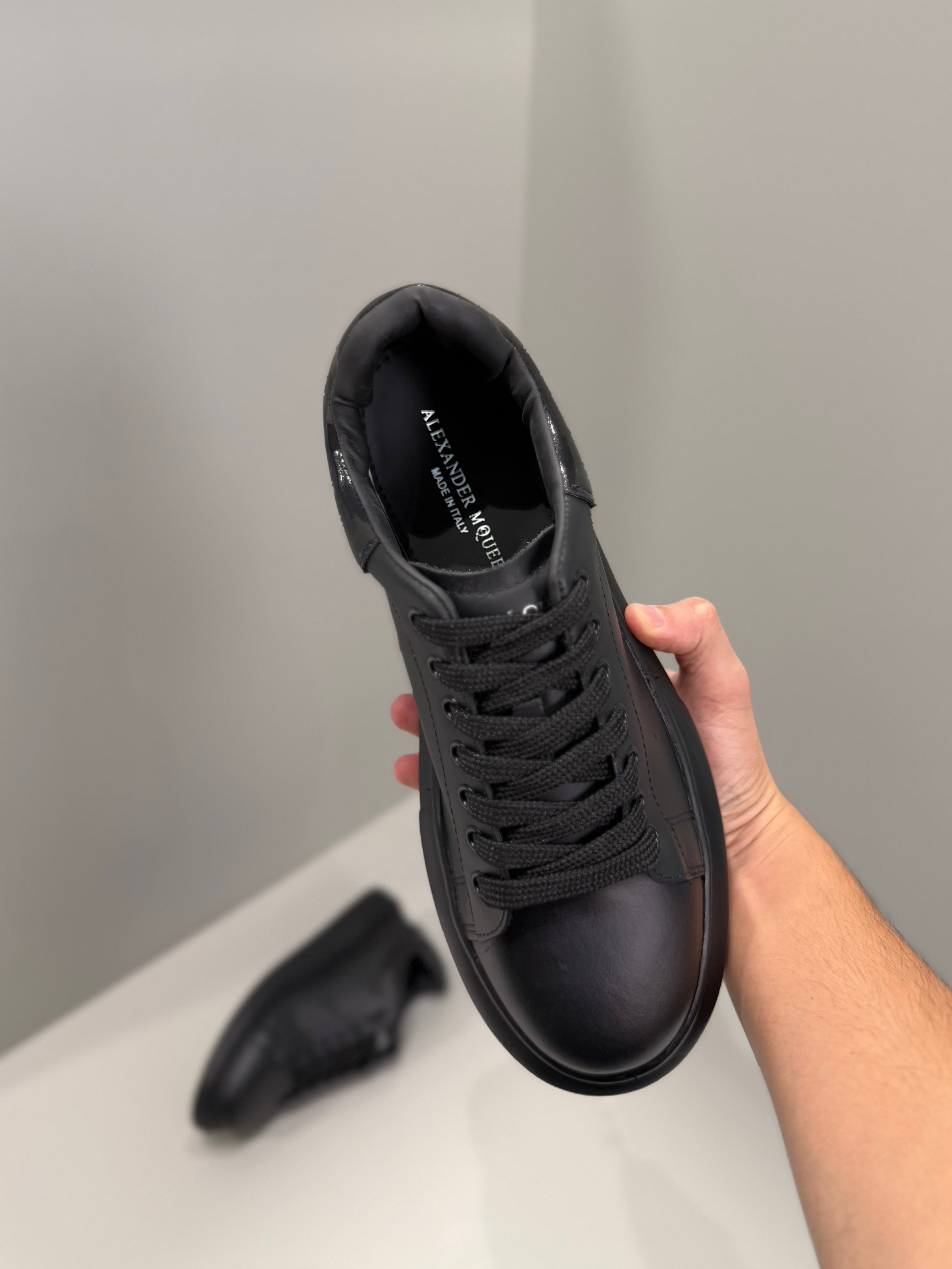 McQueen All Black