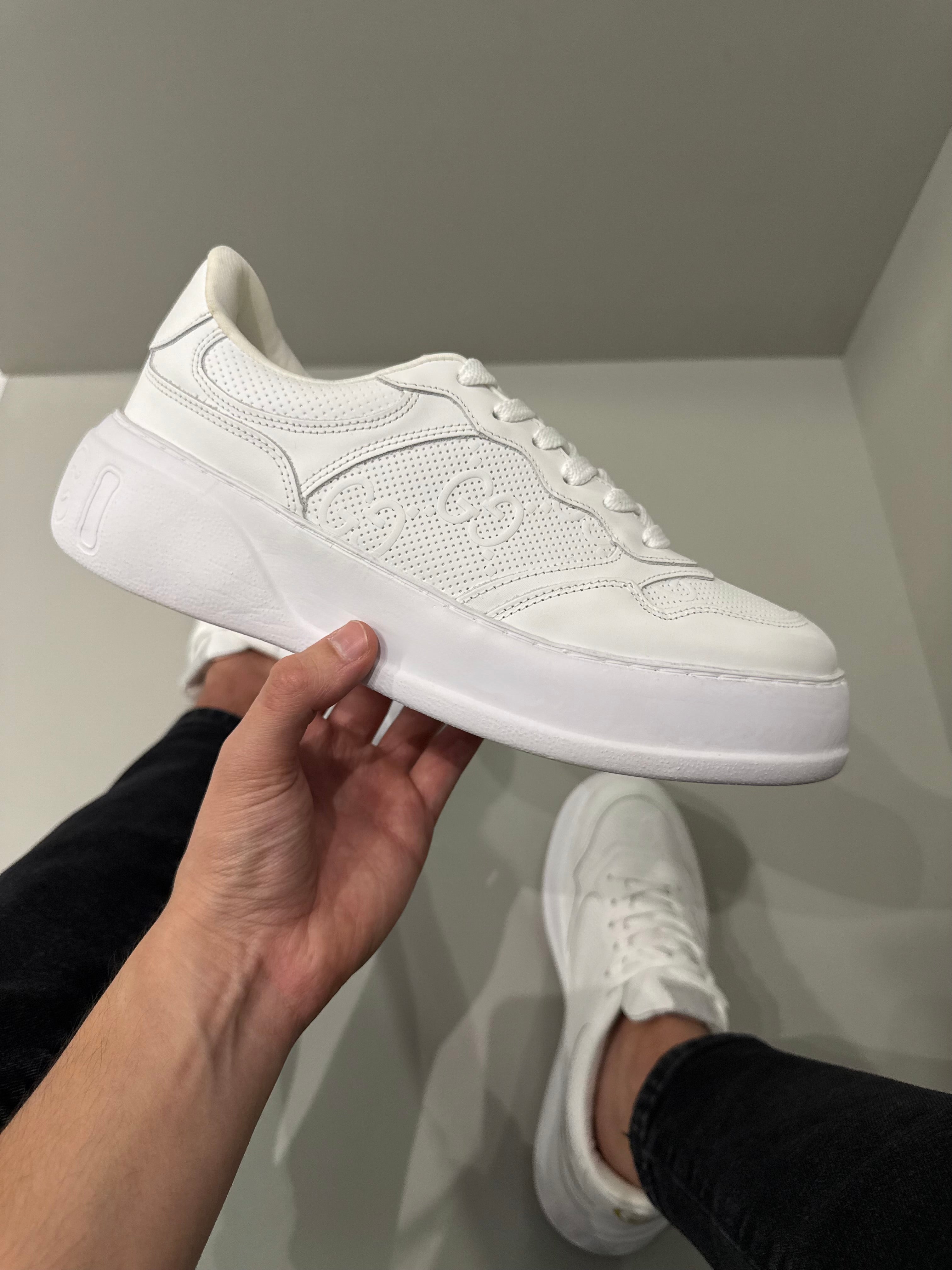 GG WHITE
