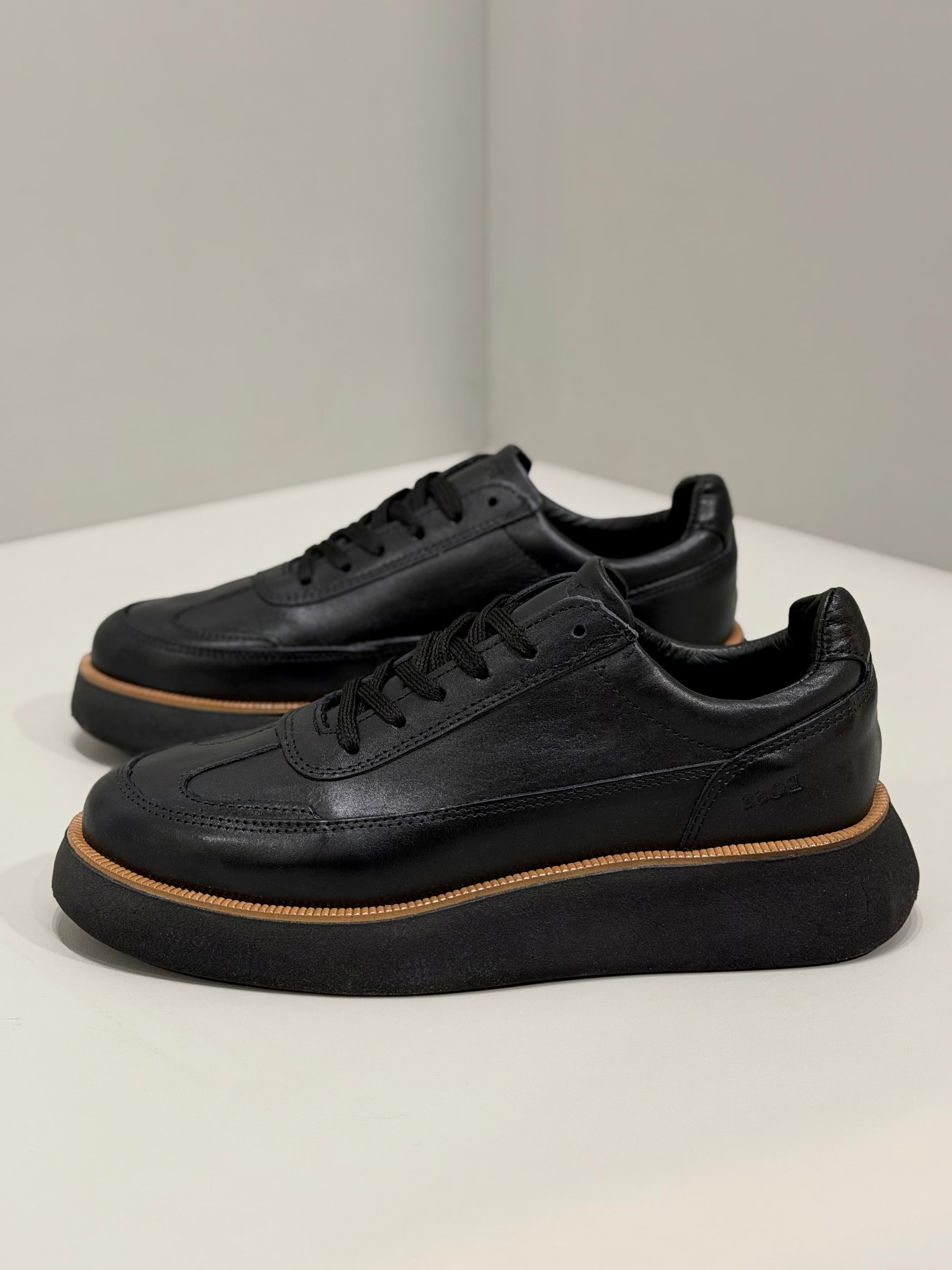 BOSS PLATAFORMA ALL BLACK