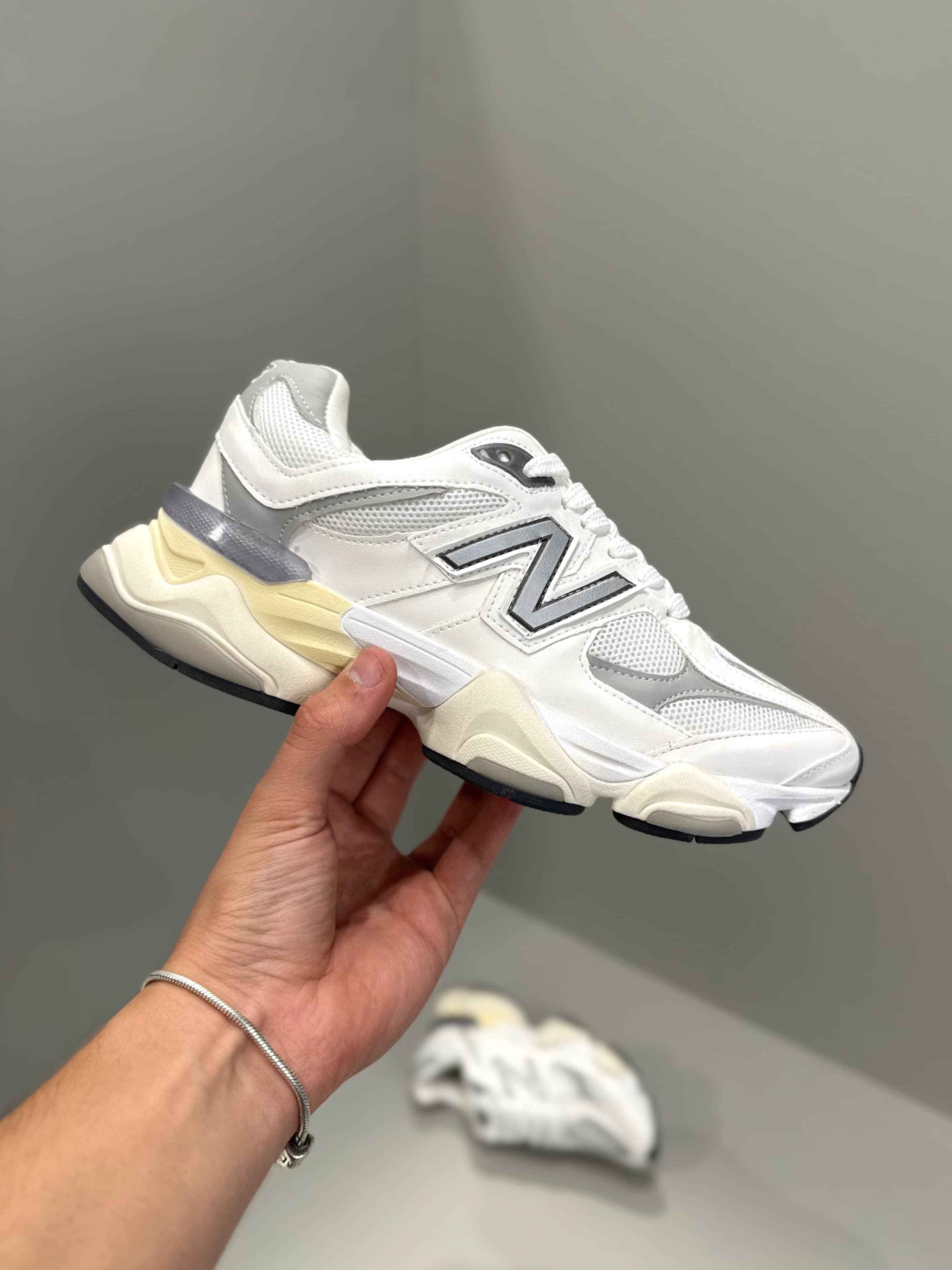 NB 9069 WHITE SILVER