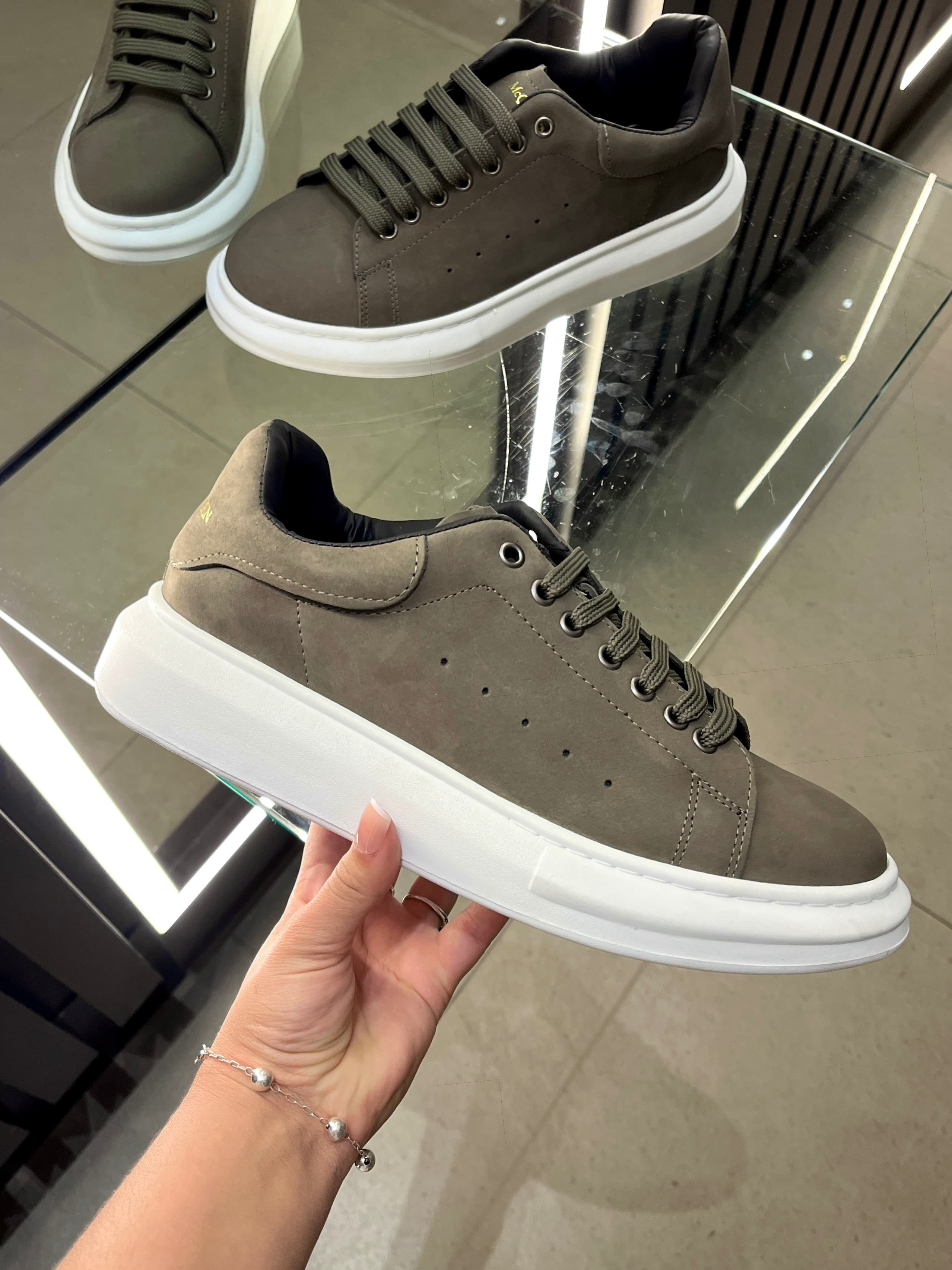 MCQUEEN VERDE